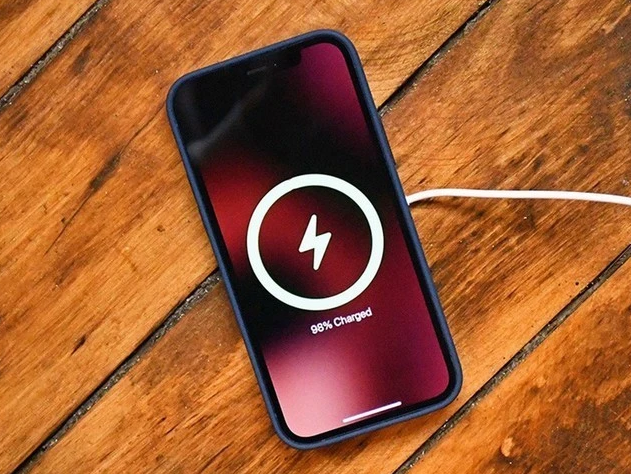 满城苹果手机维修分享iPhone 12可以随便充电吗 